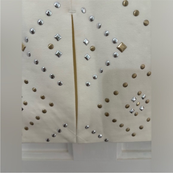 NWT White House Black Market Cream Skirt Silver/Gold Studded Embellishments Sz 0 - Picture 4 of 9